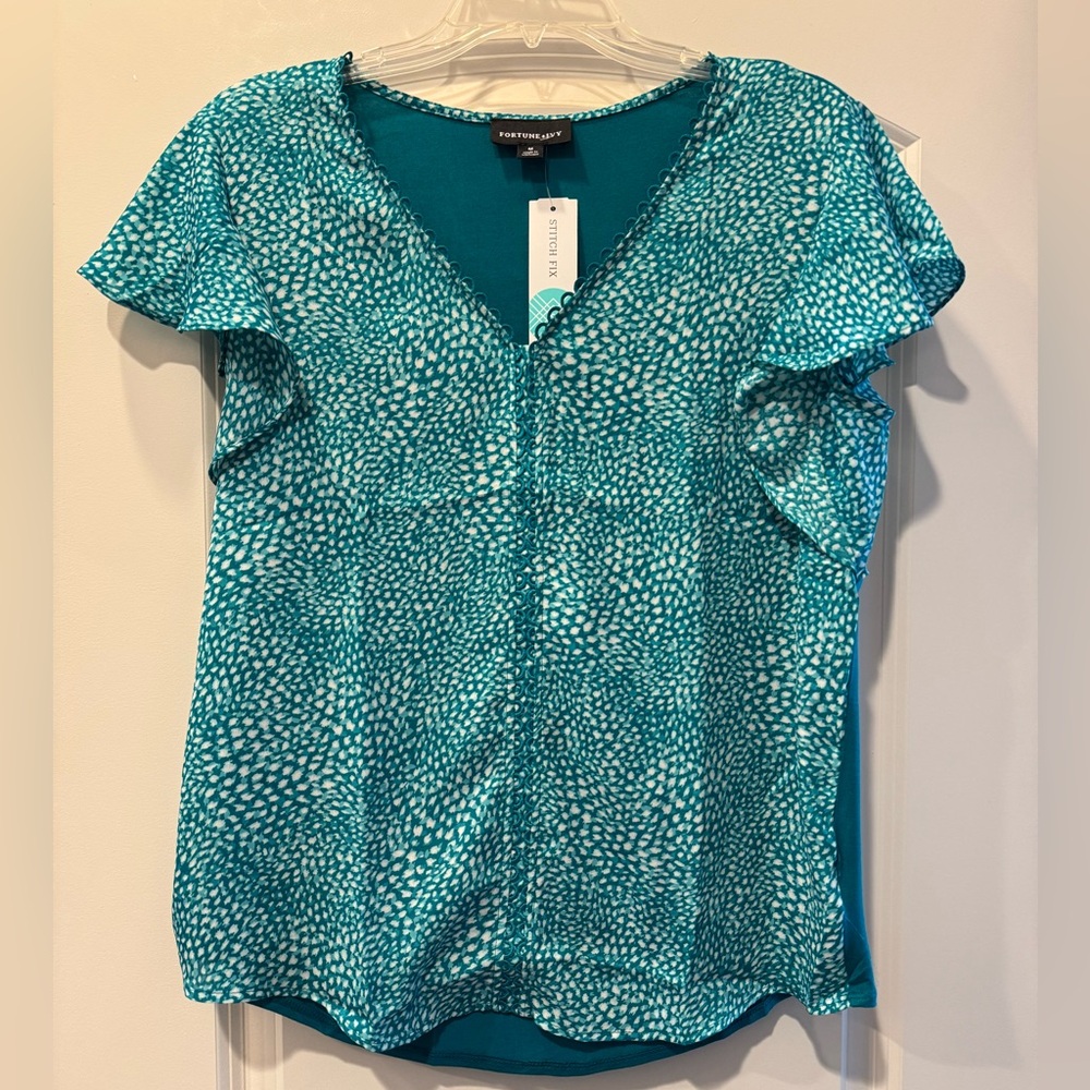 Fortune + Ivy Flutter Sleeve Blouse